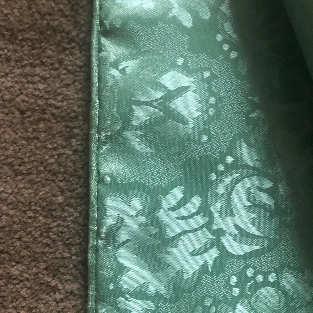 4 Christmas shiny sheen pillow covers 18x18 2 green & 2 red